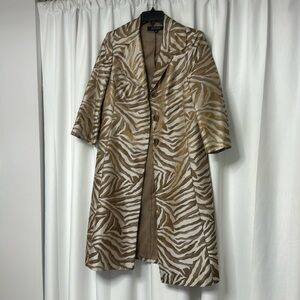 Amazing jacket coat, colors are awesome.